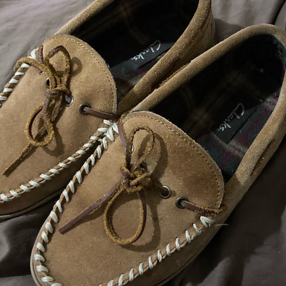 Clarks Moccasin Slippers for Men. Leather, size 9M. Gently used